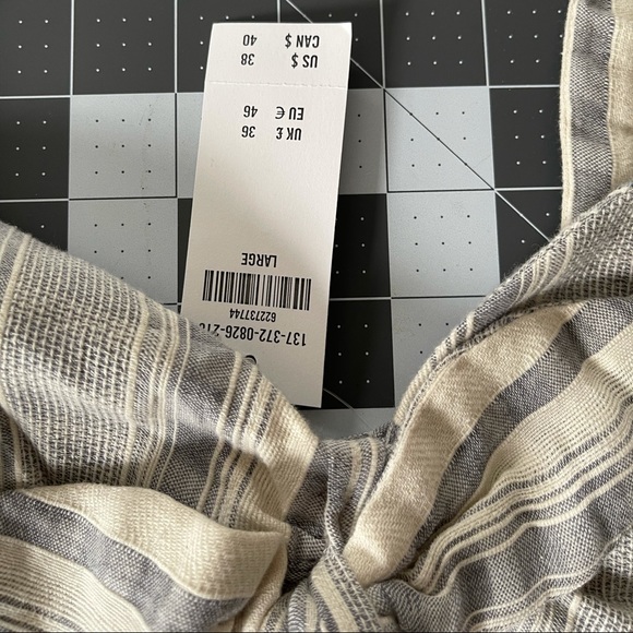 Abercrombie & Fitch Grey/Cream Cropped Knot Top L - Picture 3 of 8